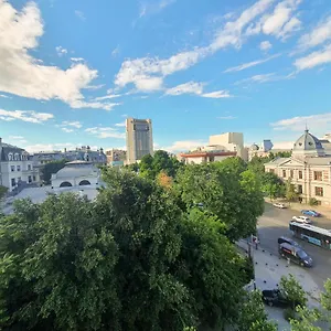 rezervați aici