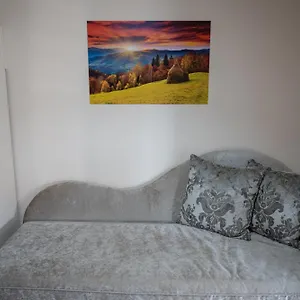 Apartament Theo And Irin's, Flogita